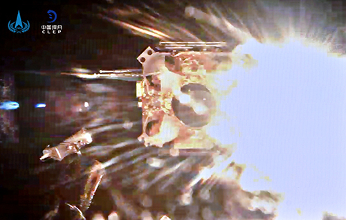 嫦娥五号点火升空 实现我国首次地外天体起飞